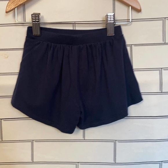 OshKosh B'Gosh Shorts (Size 12 Months) - Picture 2 of 5